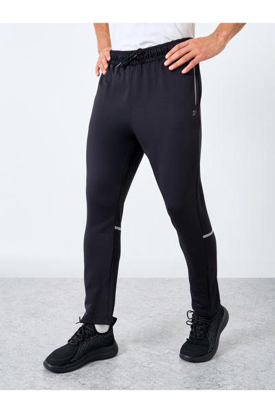 Styli Men Black Solid Slim Fit Joggers