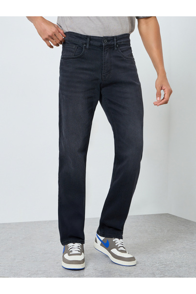 Styli Men Monochrome Washed Relaxed Fit Jeans