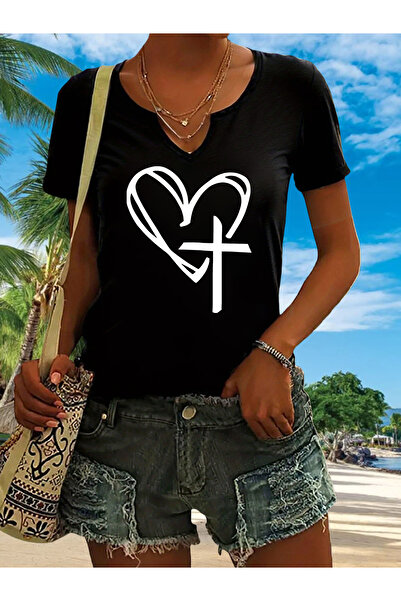 mercoledi Γυναικείο μπλουζάκι Heart Cross με τύπωμα με μισό μανίκι σε σχήμα V...