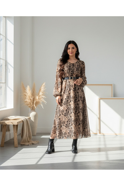 MQ Casual dress with leopard print and a belt at the waist