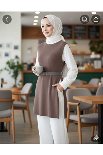 Efira On the Submarine