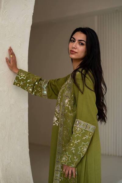 AFandina جلابية تطريز فاخر بتفاصيل ملكية راقية SM -74