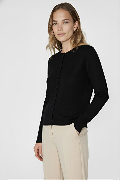 Triko Mısırlı Siyah Bisiklet Yaka Düğmeli Kadın Hırka