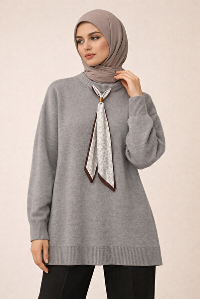 Kirazgym تريكو فضفاض برقبة مستديرة مع وشاح - توبيراك