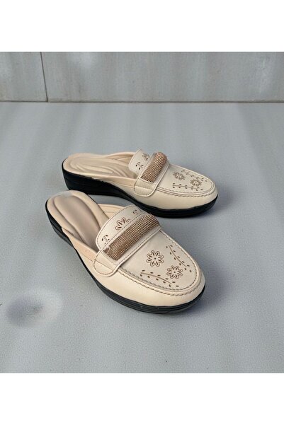 Daye Women's Stone-Colored Closed-Front Soft Comfort Sole Slippers