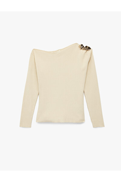 Koton X Melis Ağazat - Long Sleeve Boat Neck Knit Sweater with Brooch Detail