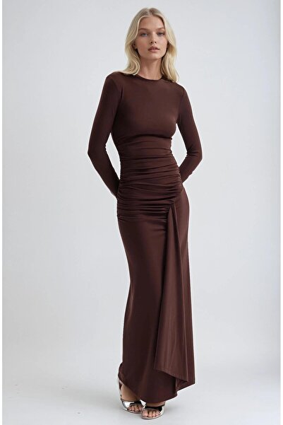 Lijuri Rochie lungă material elastic cu detaliu de strângere și închidere 2999