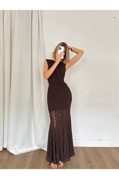 Miss Beyoğlu فستان نسائي طويل بتصميم مزين بالدانتيل