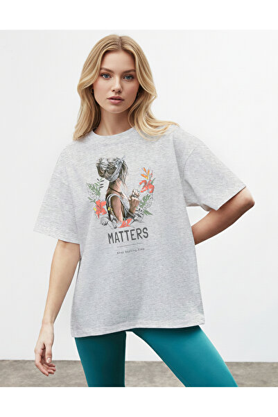 caddekombin Women's Portrait Printed Floral Detailed Gray T-Shirt