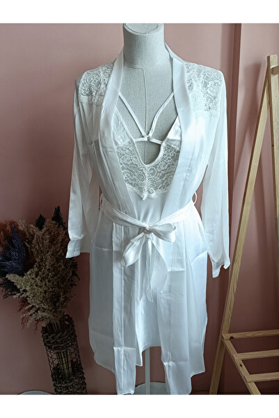LARİS طقم عروس من الساتان الأبيض والدانتيل - طقم قميص نوم وروب