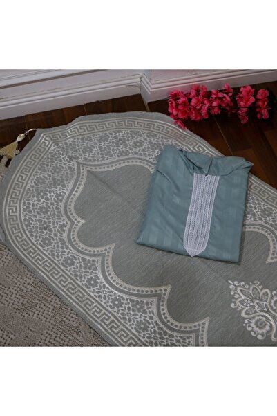 Gerenic Prayer mat with a log