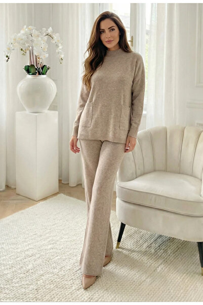 UniqueStore.ro Beige knit suit with front pockets