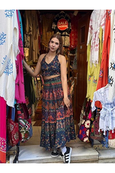 Miss Boheme طقم تنورة طويلة منقوشة على شكل فيل بلون القرميد