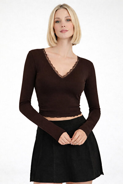 Lia Blanco's Lace Trim V-Neck Top Blouse