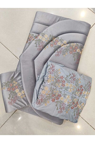 Gerenic Luxurious embroidered prayer rug with a light and comforting cover