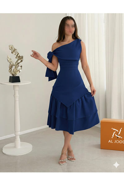 ALGOOD A soft, royal blue dress with smooth layers in Barbie fabric