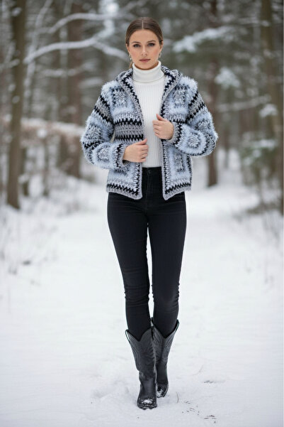 Butik KADIN EL ÖRGÜSÜ HAND MADE SİYAH GRİ BEYAZ ALTIGEN HIRKA