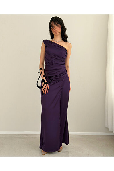 toog A purple evening dress with a one-shoulder design and elegant style.
