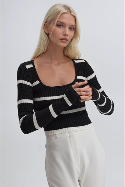 Lijuri Deep Neckline Striped Knit Sweater 1407