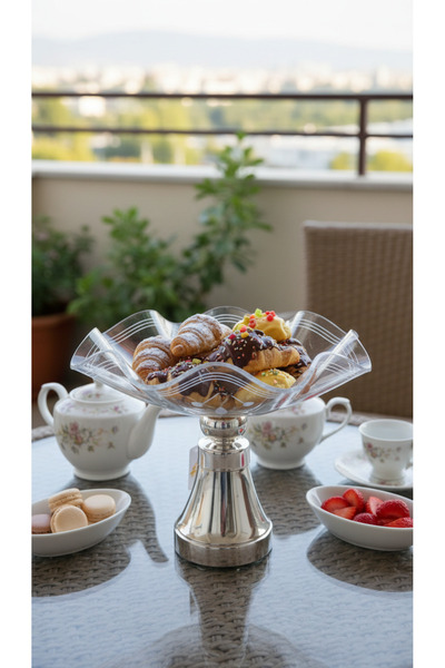 Generic A stylish and versatile fruit and dessert stand