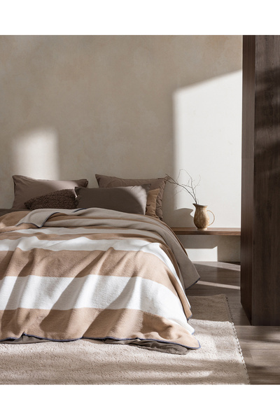 Madame Coco Eroux Double Jacquard Cotton Blanket - Beige/Ecru