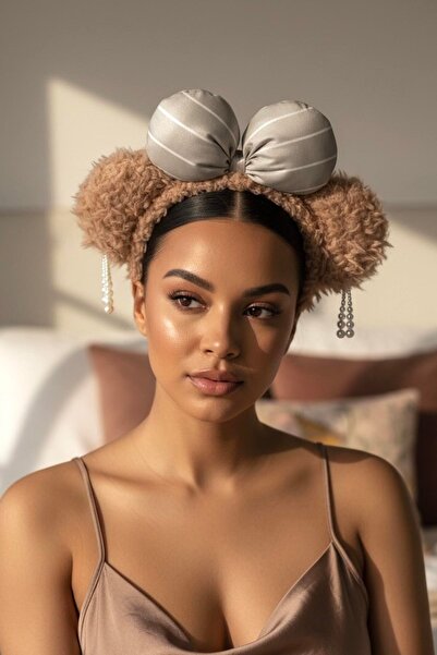 TAKIŞTIR Kahverengi Kurdele Detaylı İnci Sallantılı Peluş Taç