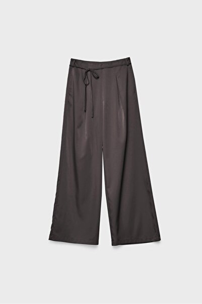 Stradivarius Flowing creased-effect trousers with tie