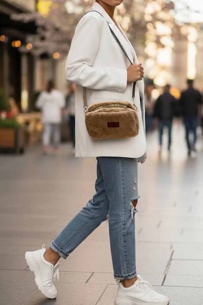 vynor atelier Women's Plush Shoulder Bag - Soft Furry Crossbody Bag