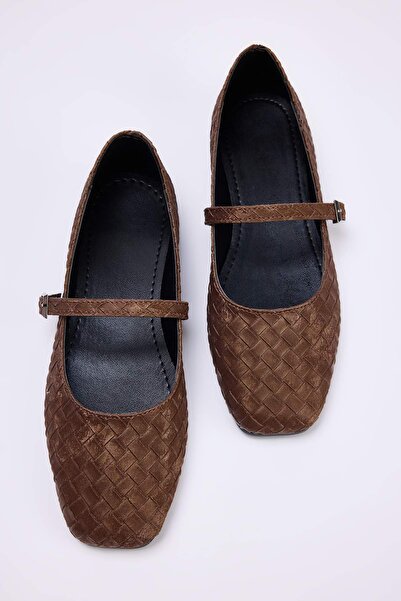 TRENDYOL SHOES Braune gestrickte Mary Jane Damen-Ballerinas mit Details TAKSS...