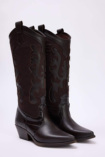 TRENDYOL SHOES Damen-Cowboystiefel aus Wildleder mit Stickerei und Krokodilde...