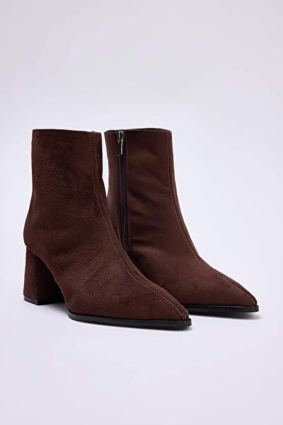 TRENDYOL SHOES Dunkelbraune Wildleder-Damenstiefel mit Blockabsatz TAKAW26BO0...