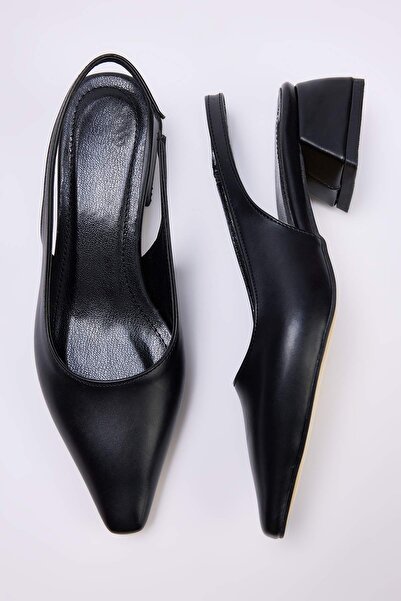 TRENDYOL SHOES Schwarze Damen 3,5 cm Klassische Absatzschuhe TAKSS26TO00012