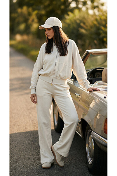 Amia&Co. Beige Zippered Oversized Women's Tracksuit Bottom and Top Set