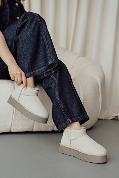 Bueno Shoes Bej Süet Kadın Dolgu Topuklu Bot 05ag2074054