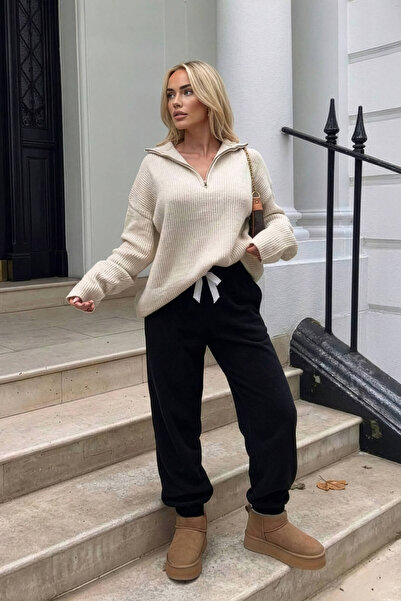 MARKAPIA WOMAN ملابس نوم نسائية من الصوف الأسود مع أرجل مطاطية