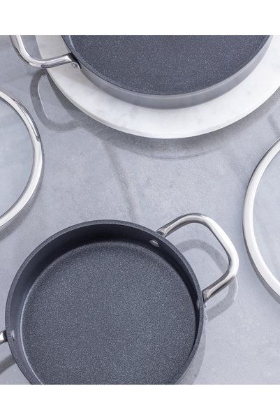 Madame Coco Titanium Professional 4-Piece Sauce Set - Black - 18-22 cm