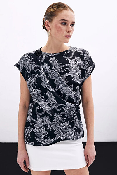 Sateen Black Blouse - Accessory Detailed