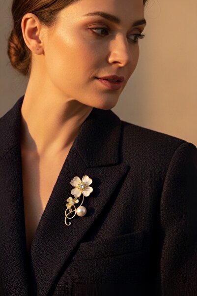 model aksesuar Sedefli Çiçek İşlemeli Broş