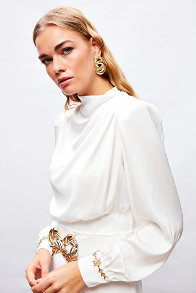 Sateen بلوزة بتفاصيل إكسسوارات الأكمام - إكرو