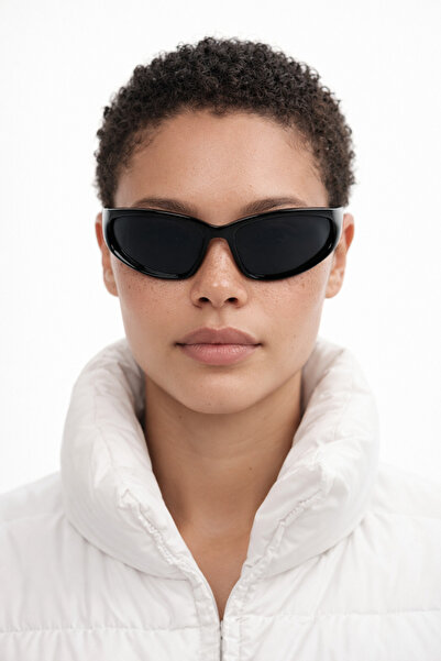 Houseofeyeris Raenna Black Frame Narrow Oval Cat-Eye Sunglasses – Black Lens ...