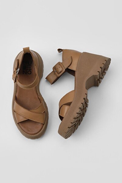 Bueno Shoes Γυναικεία δερμάτινα πέδιλα με σφήνα τακούνια - 01wy12603