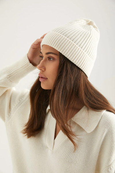 Ferraro قبعة تريكو نسائية مصنوعة من مزيج الكشمير من إكرو