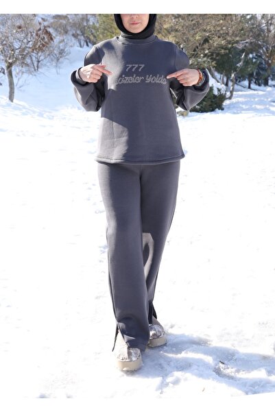 MODA Aiza 777 Mucizeler Yolda Yazılı Taş İşlemeli Şardonlu Kışlık Kadın Eşofm...