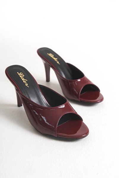 LDR شبشب نسائي من الجلد اللامع باللون العنابي وكعب رفيع ومفتوح عند الأصابع