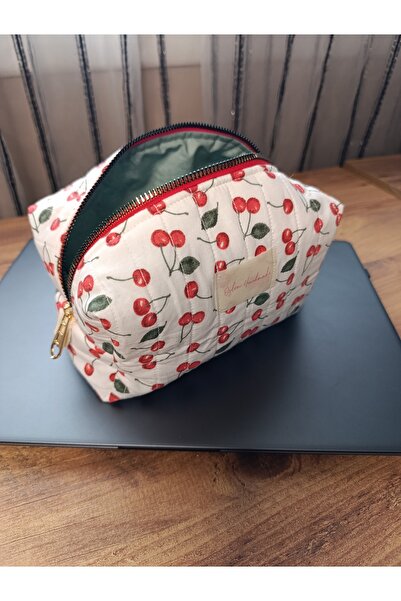 ÖZLEM HANDMADE حقيبة مكياج منقوشة بالكرز مقاس كبير