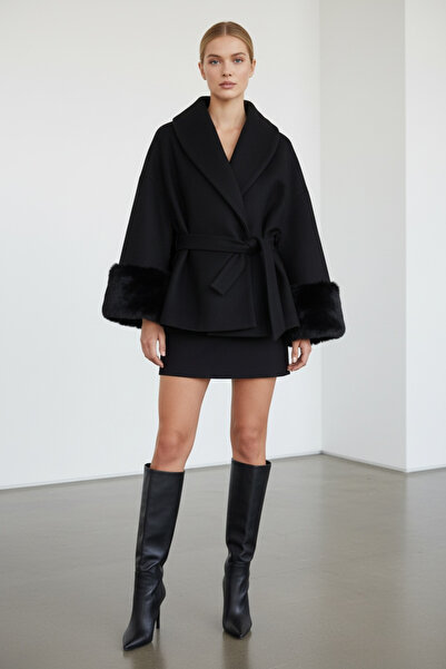 SLAY BUTİK Kolları Kürk Detaylı Kısa Kaşe Kaban Ceket