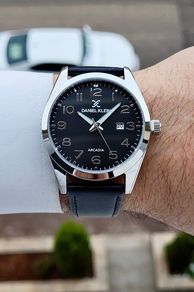 Daniel Klein Siyah Renk Rakamlı 42,5 Mm 2 Yıl Garantili Erkek Kol Saati