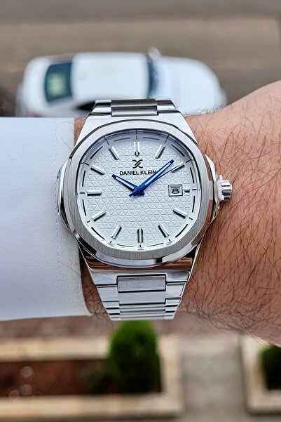 Daniel Klein Metallic Color 2 Year Warranty 41 mm Men's Wristwatch