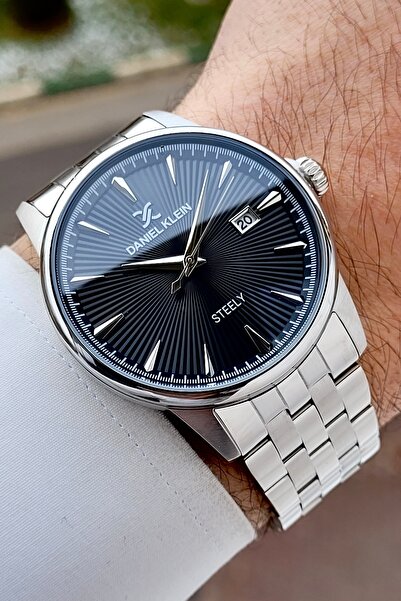 Daniel Klein ساعة يد رجالية باللون الرمادي والأسود مع حزام فولاذي قابل للتعديل