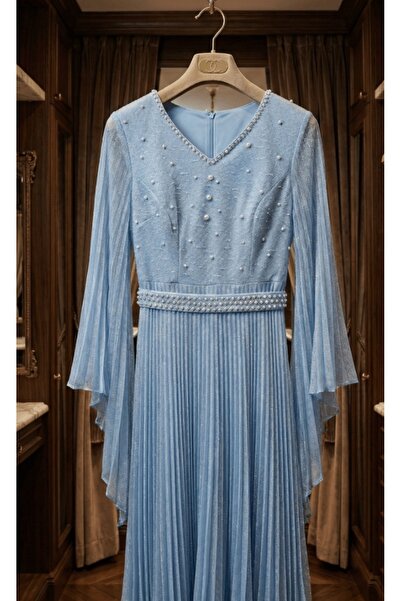 alqarat فستان رقيق بأكمام واسعة من قماش بليسيه